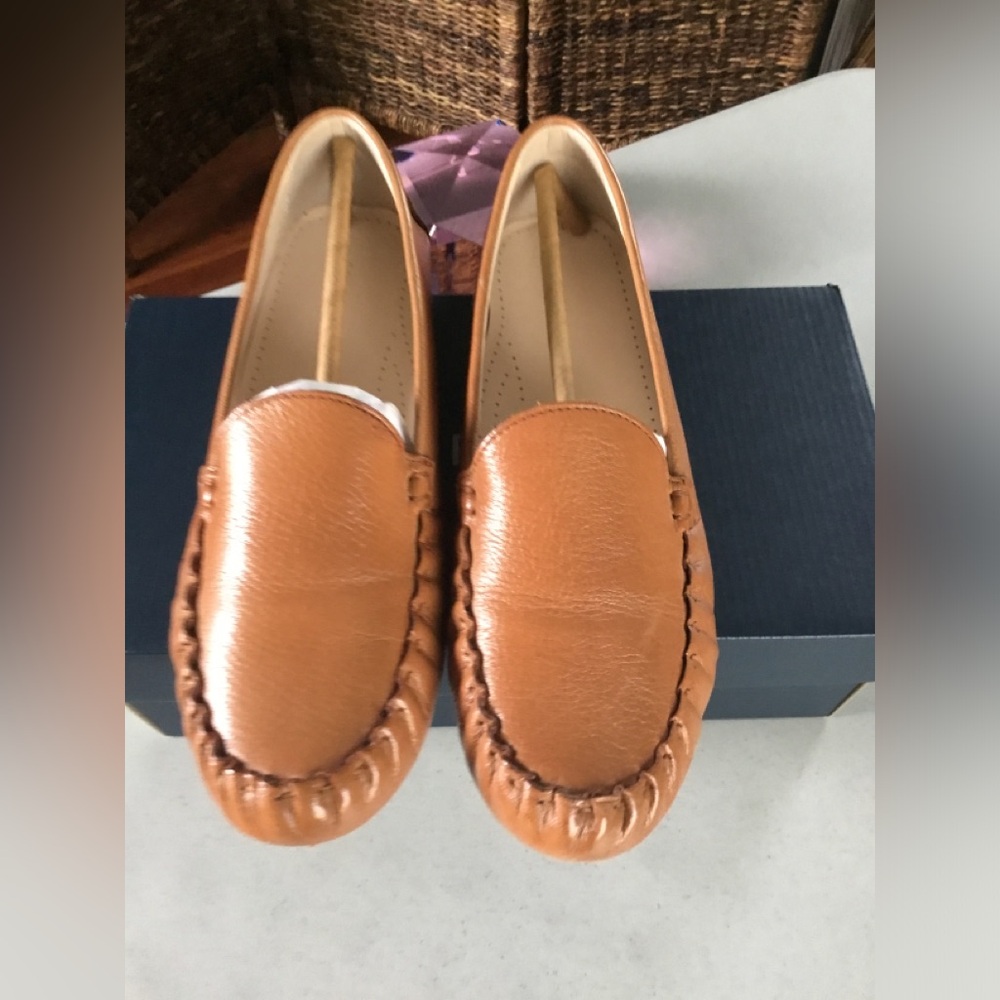 COLE HAAN WOMEN EVELYN DRIVER PECAN LEATHER FLATS TRUE SIZE 9.5 B W/BIX - Picture 3 of 15